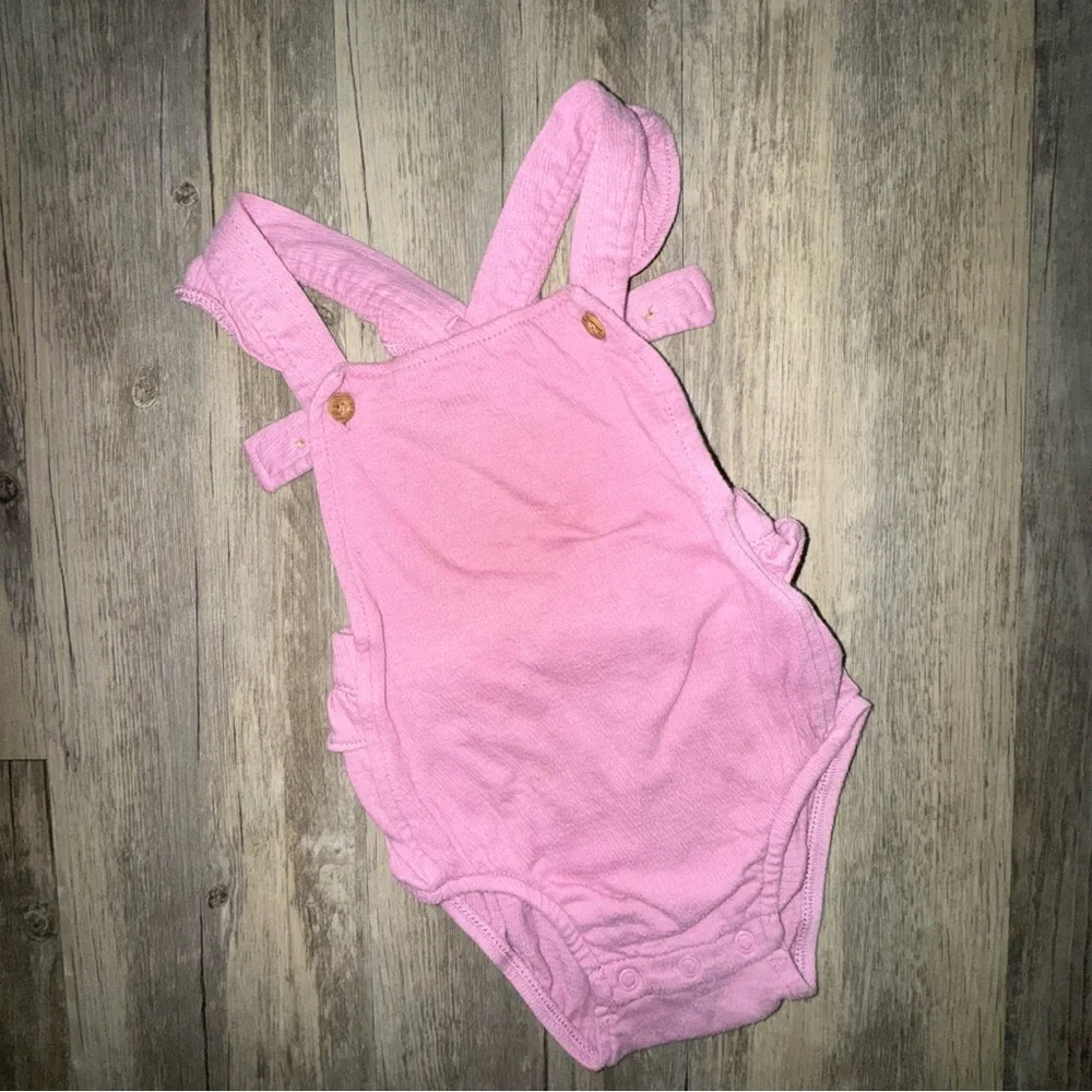 ☀️6/$20☀️ Carter's Pink Baby Romper